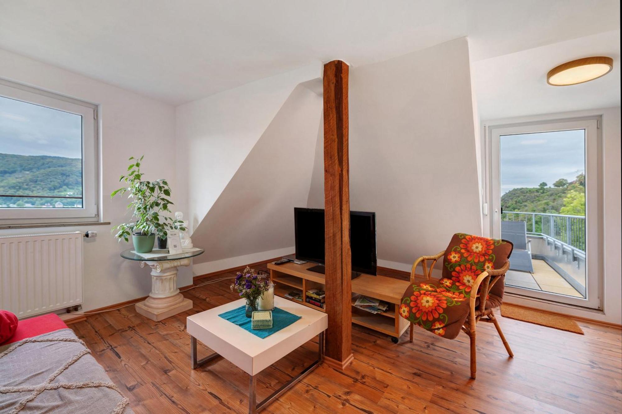 Im Rosenberg Apartment *